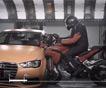 Ducati показала, как срабатывают подушки безопасности при ДТП с мотоциклом