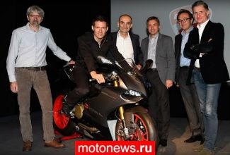 Автогонщику Себастьену Ожье вручили эксклюзивный Ducati Panigale