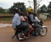 В Африке до смерти не хотят ездить на мото в шлемах